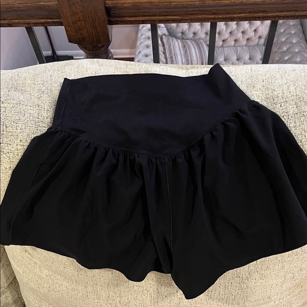 OFFLINE AERIE black flowy shorts